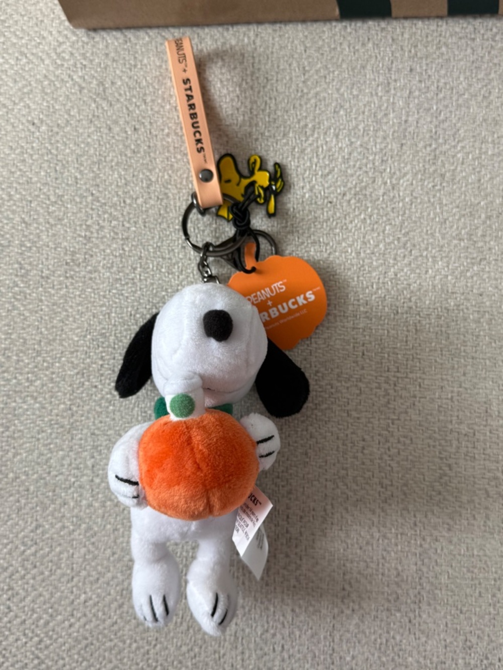 New Peanuts Snoopy Starbucks Collaboration Keychain - Picture 2 of 4